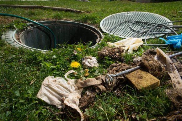 Pourquoi l'eau remonte dans les canalisations ?